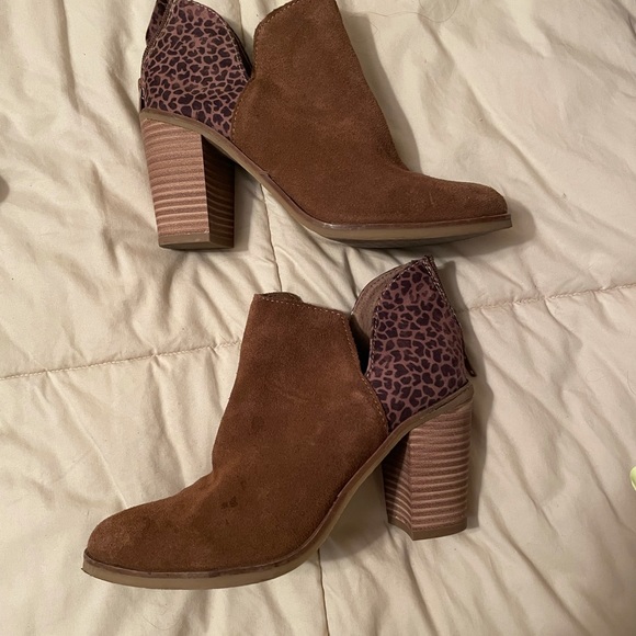 Suede stacked heel booty - Picture 3 of 4